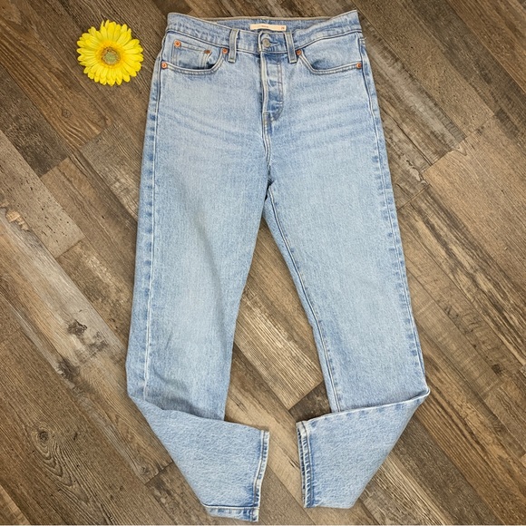 Levi’s Premium Wedgie Fit Straight Leg Jeans Size 26